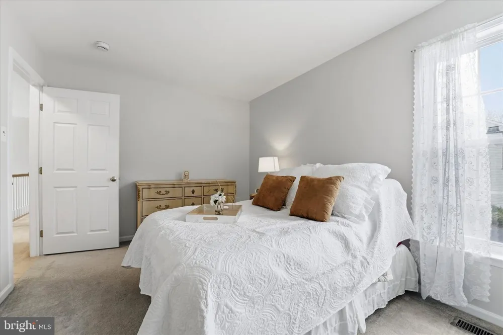 713 IRIS LANE Media, PA 19063