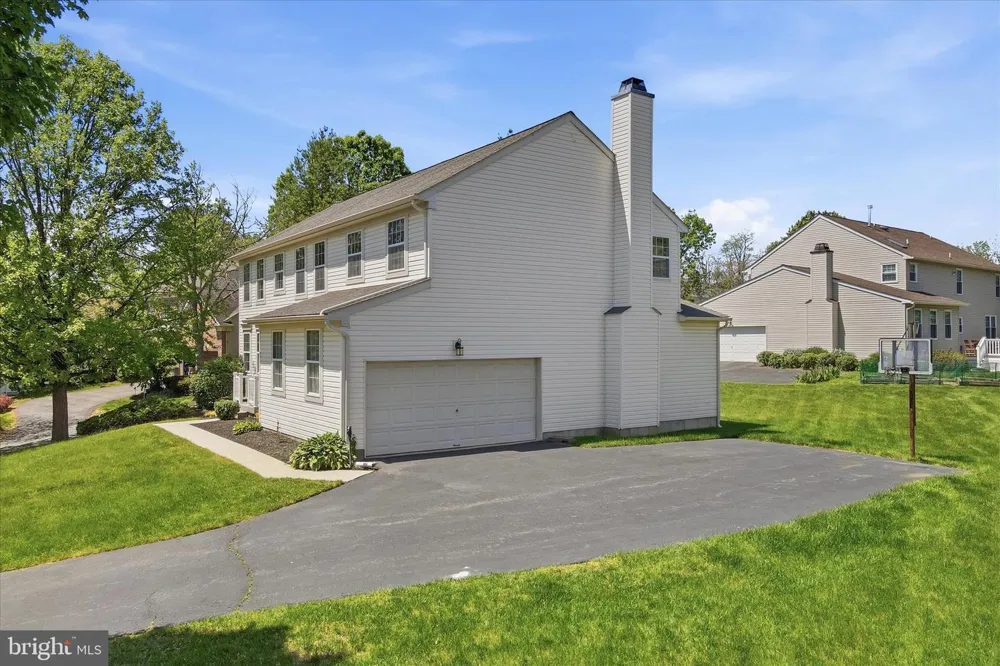 713 IRIS LANE Media, PA 19063