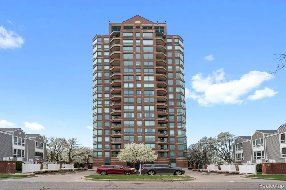 3320 SPINNAKER LANE #4A Detroit City, MI 48207