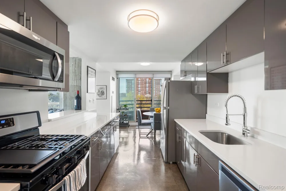 3320 SPINNAKER LANE #4A Detroit City, MI 48207