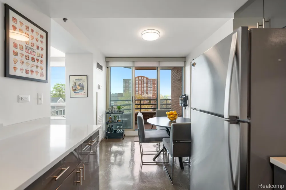3320 SPINNAKER LANE #4A Detroit City, MI 48207