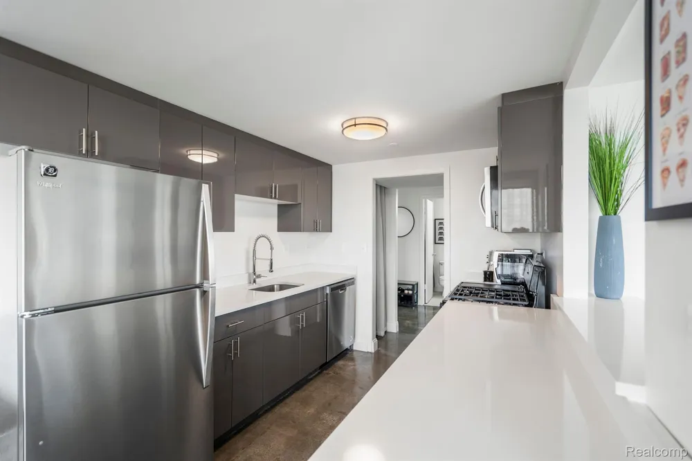 3320 SPINNAKER LANE #4A Detroit City, MI 48207