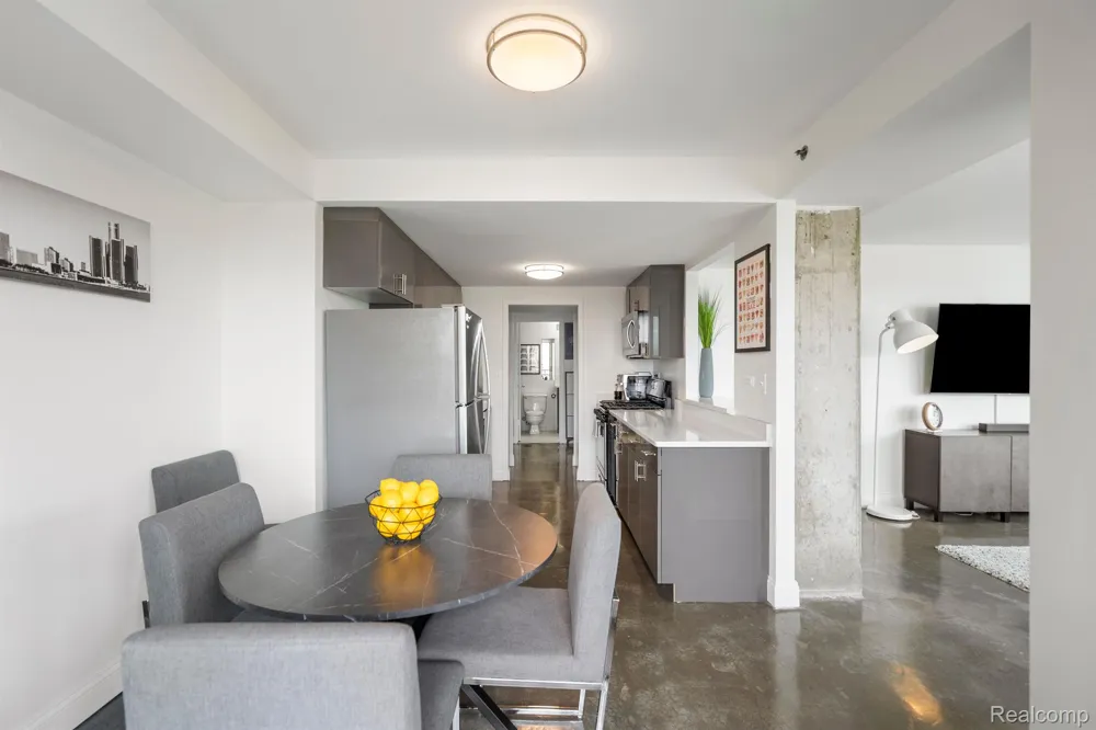 3320 SPINNAKER LANE #4A Detroit City, MI 48207