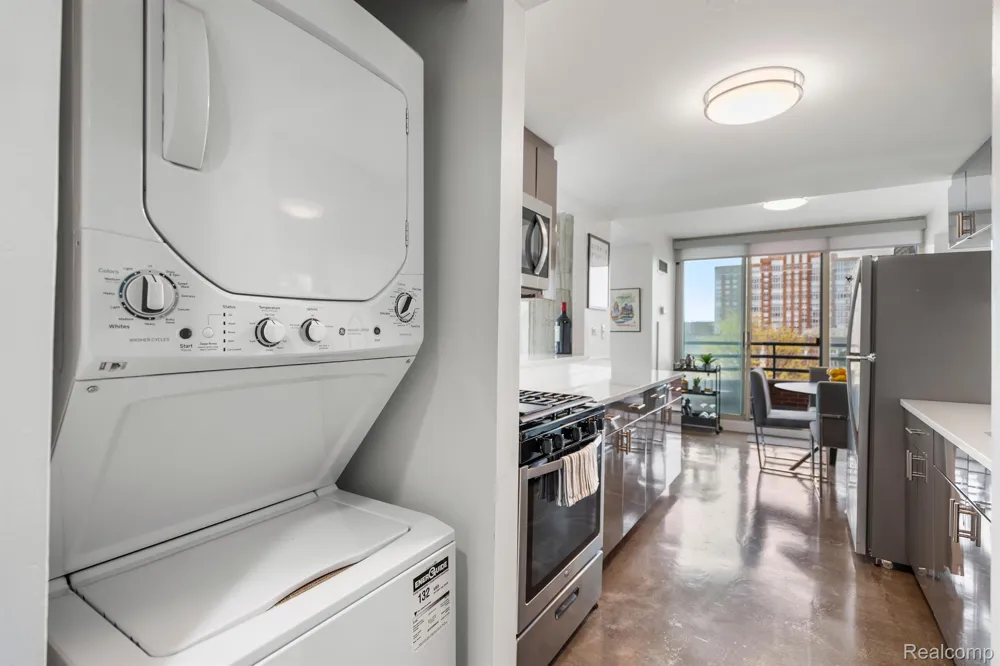 3320 SPINNAKER LANE #4A Detroit City, MI 48207