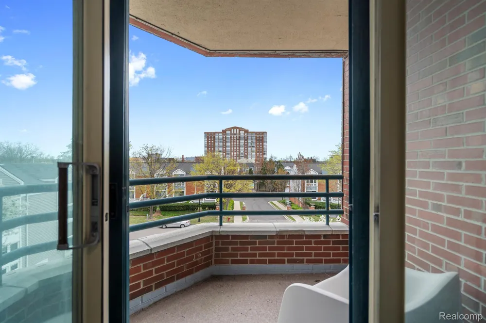 3320 SPINNAKER LANE #4A Detroit City, MI 48207