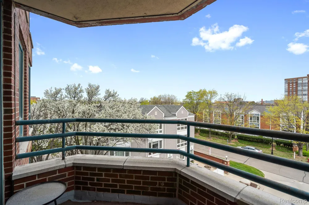 3320 SPINNAKER LANE #4A Detroit City, MI 48207