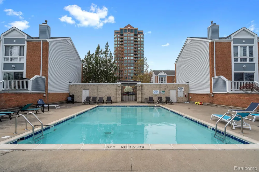 3320 SPINNAKER LANE #4A Detroit City, MI 48207