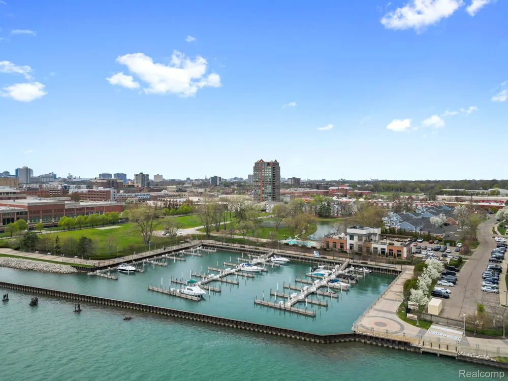 3320 SPINNAKER LANE #4A Detroit City, MI 48207