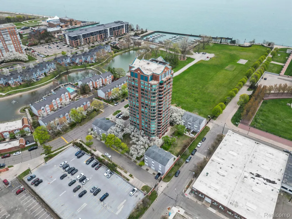 3320 SPINNAKER LANE #4A Detroit City, MI 48207