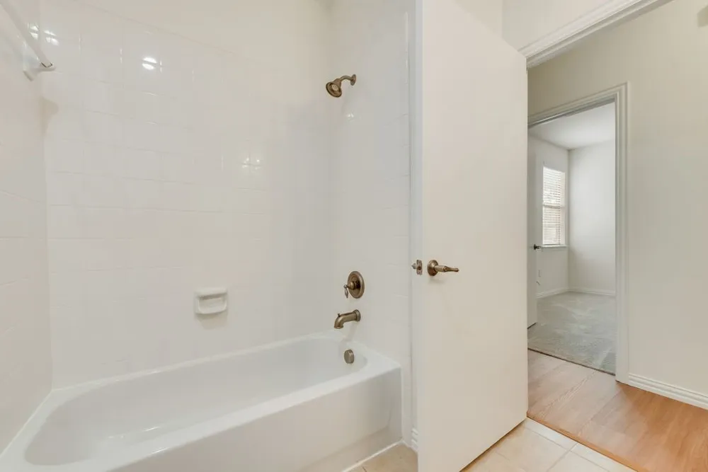 233 Heritage Hill Drive Lewisville, TX 75067