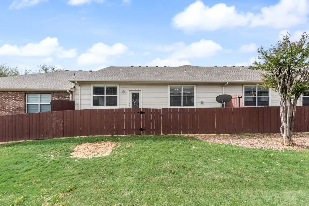 233 Heritage Hill Drive Lewisville, TX 75067