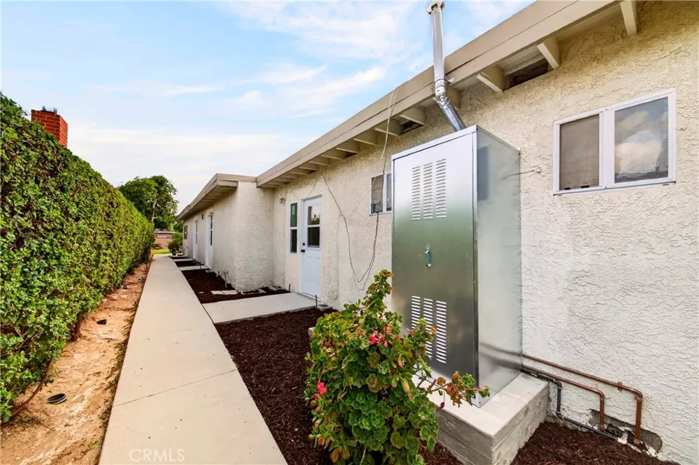 2033 W 231st Torrance, CA 90501