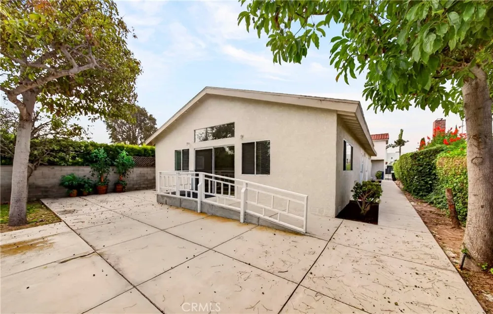 2033 W 231st Torrance, CA 90501