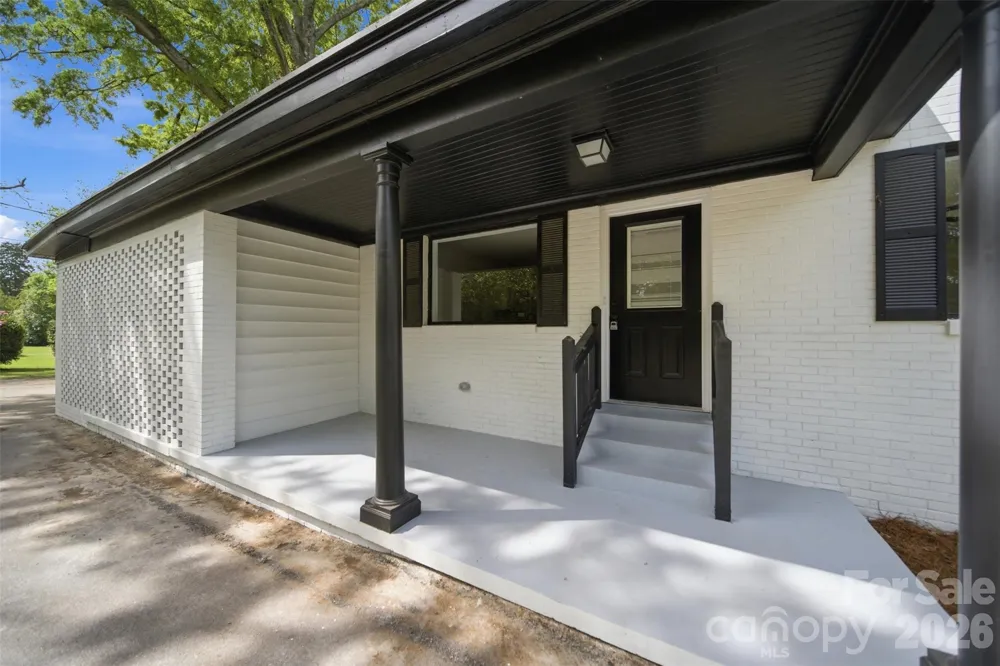 907 Amelia Street Newberry, SC 29108