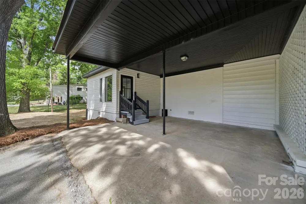 907 Amelia Street Newberry, SC 29108