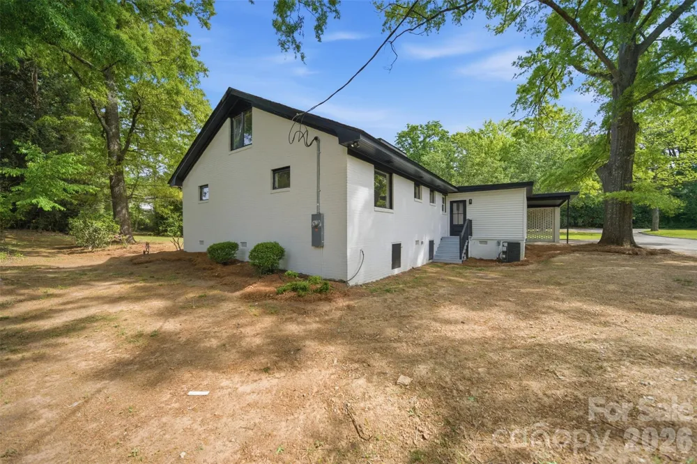 907 Amelia Street Newberry, SC 29108