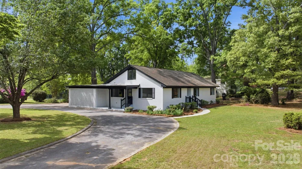 907 Amelia Street Newberry, SC 29108