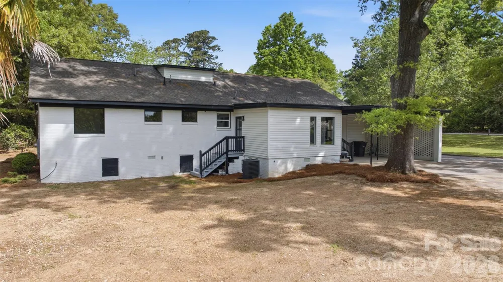 907 Amelia Street Newberry, SC 29108