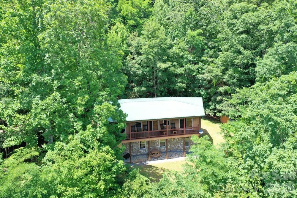 470 Bear Ridge Road Tuckasegee, NC 28783