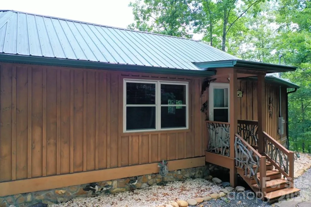 470 Bear Ridge Road Tuckasegee, NC 28783