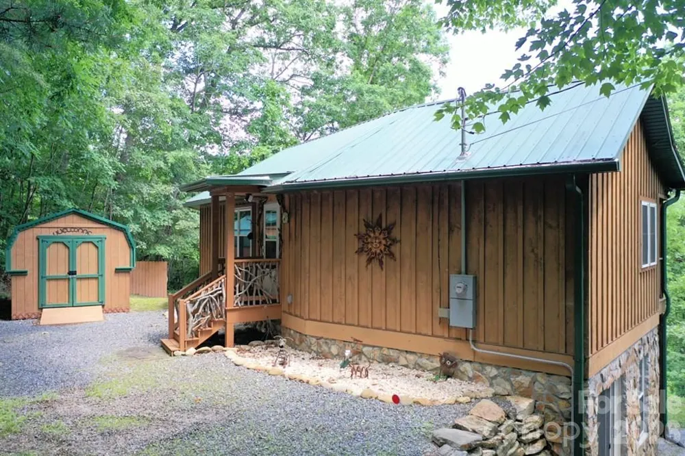 470 Bear Ridge Road Tuckasegee, NC 28783