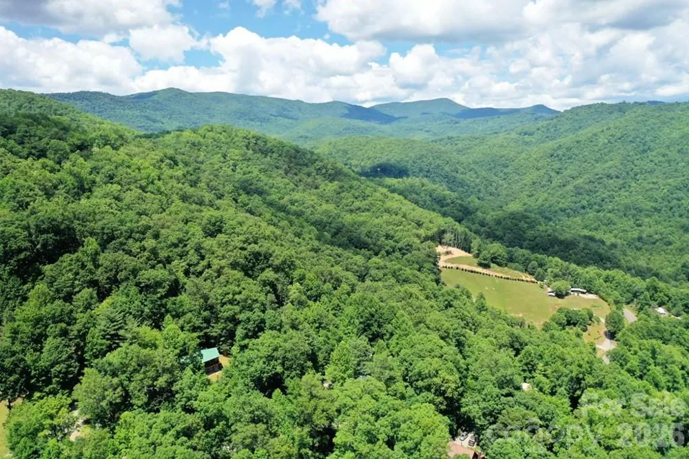 470 Bear Ridge Road Tuckasegee, NC 28783