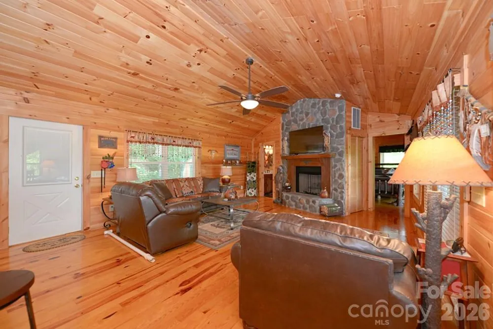 470 Bear Ridge Road Tuckasegee, NC 28783