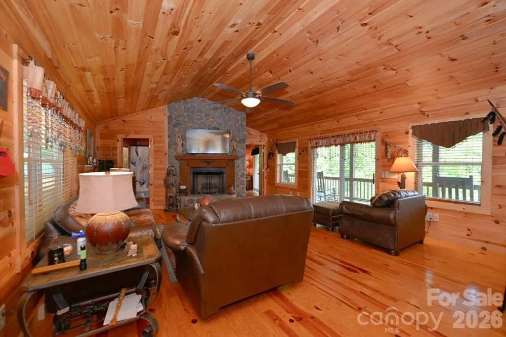 470 Bear Ridge Road Tuckasegee, NC 28783