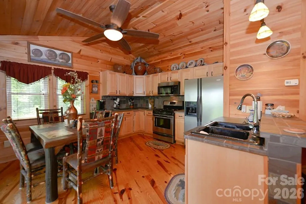 470 Bear Ridge Road Tuckasegee, NC 28783
