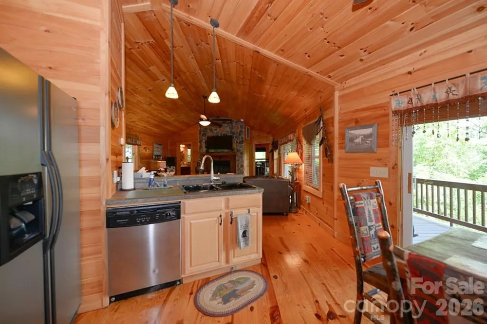470 Bear Ridge Road Tuckasegee, NC 28783