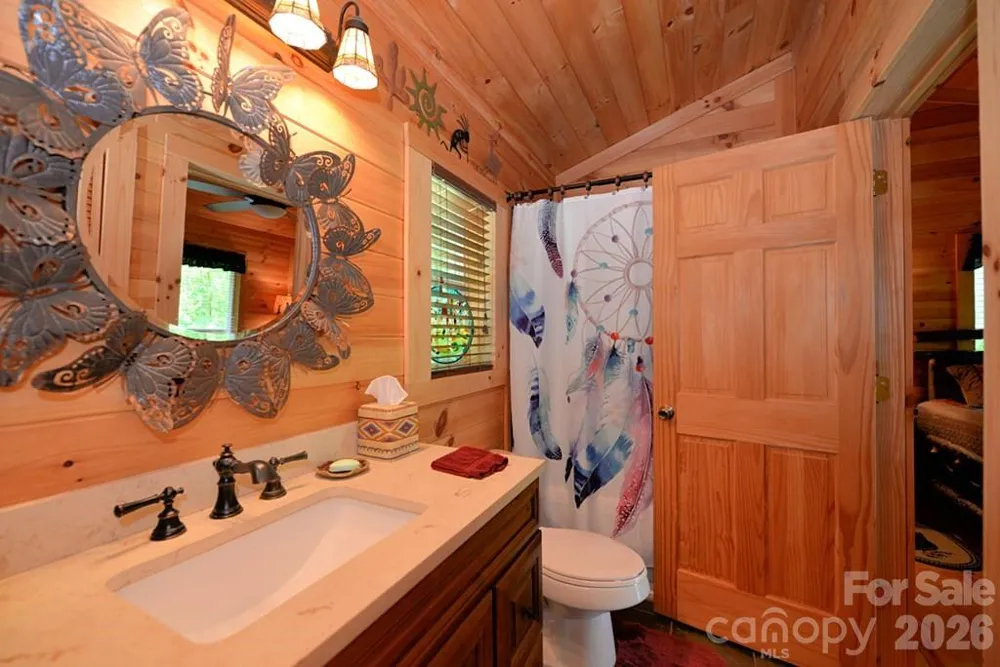 470 Bear Ridge Road Tuckasegee, NC 28783