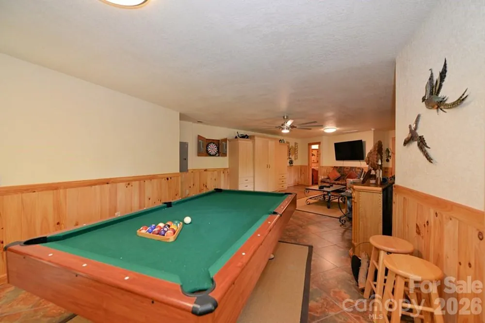 470 Bear Ridge Road Tuckasegee, NC 28783