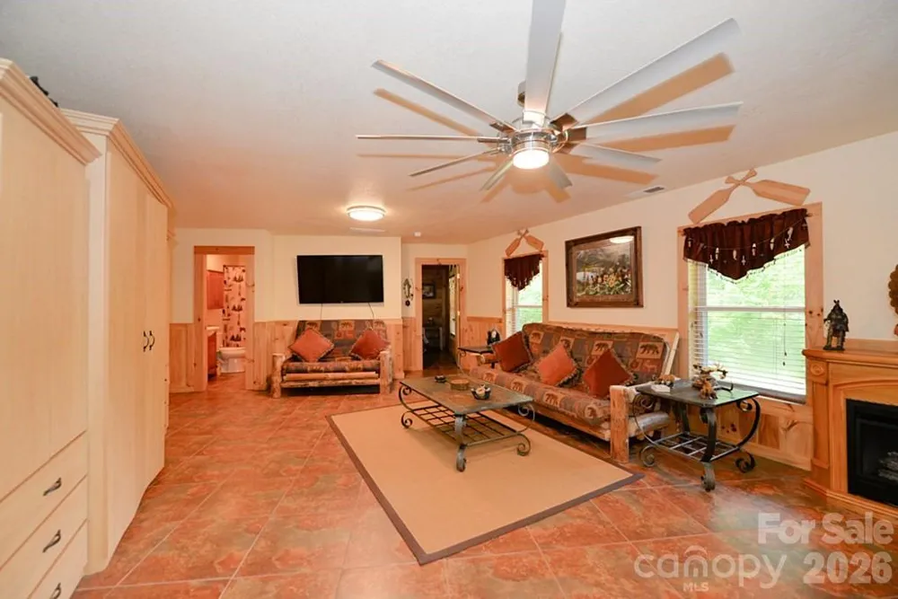 470 Bear Ridge Road Tuckasegee, NC 28783
