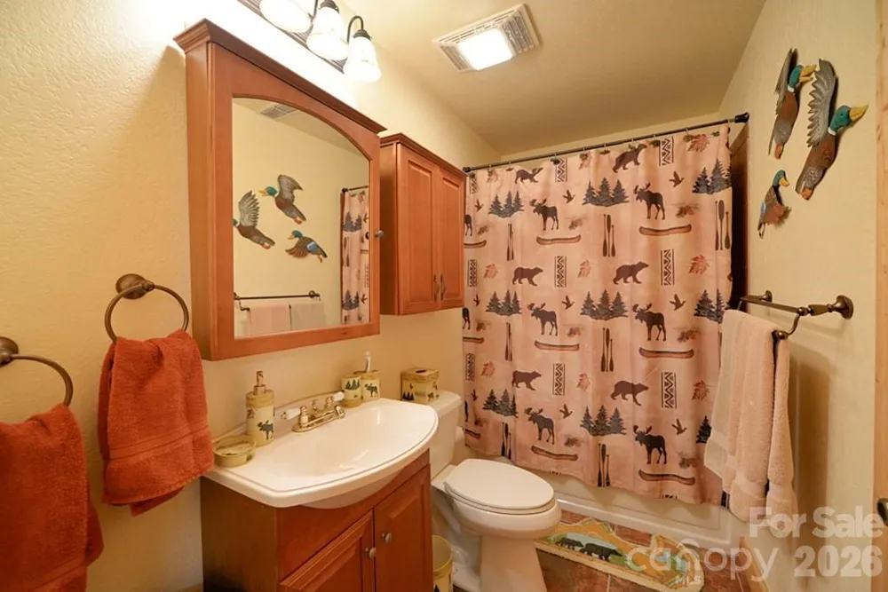 470 Bear Ridge Road Tuckasegee, NC 28783