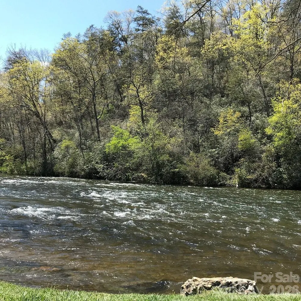 470 Bear Ridge Road Tuckasegee, NC 28783