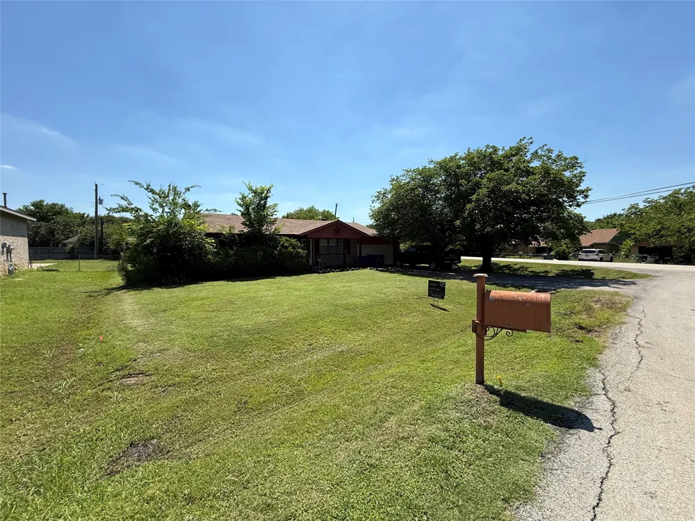 300 Linda Street Roanoke, TX 76262