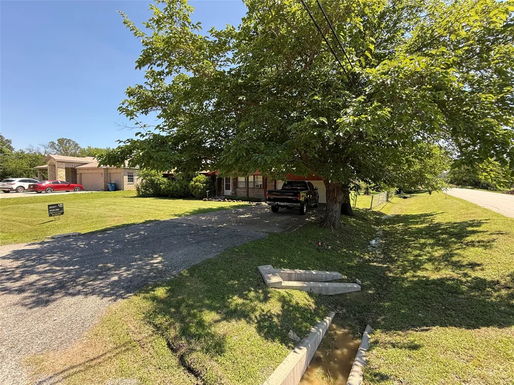 300 Linda Street Roanoke, TX 76262