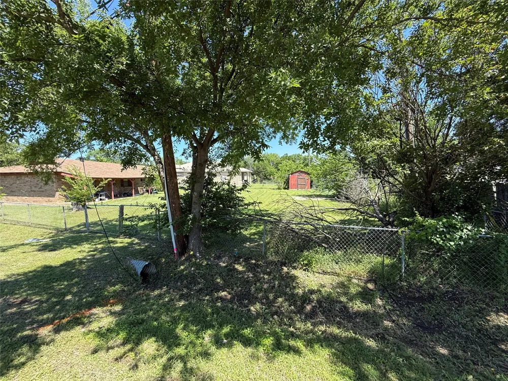 300 Linda Street Roanoke, TX 76262