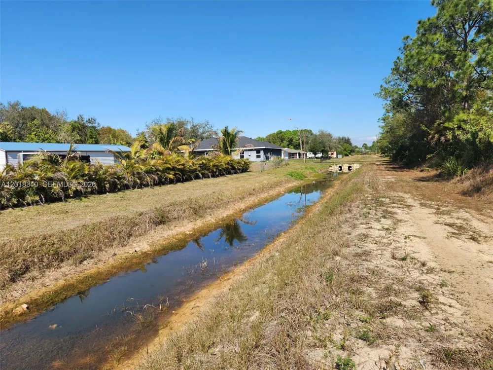 706 JOHNS AVE Lehigh Acres, FL 33972