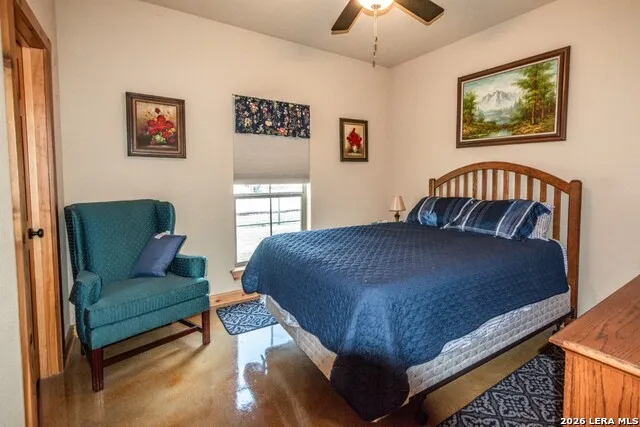 2657 West Sabinal Road Utopia, TX 78884