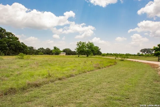 2657 West Sabinal Road Utopia, TX 78884