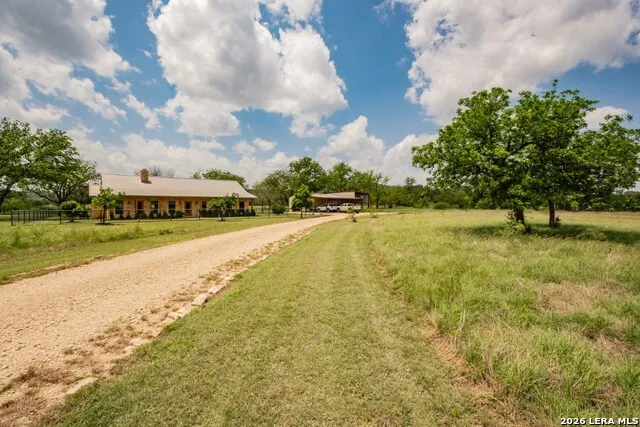 2657 West Sabinal Road Utopia, TX 78884