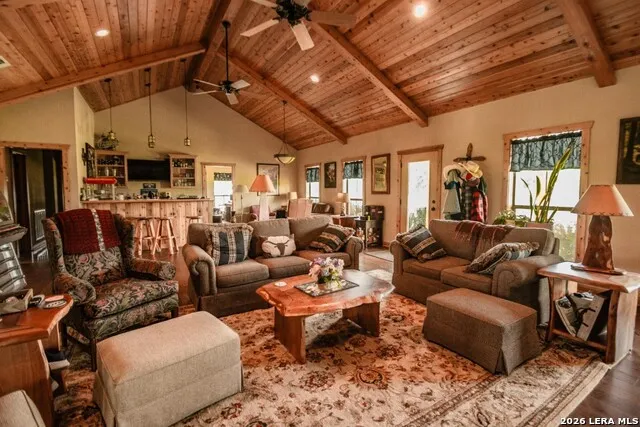 2657 West Sabinal Road Utopia, TX 78884