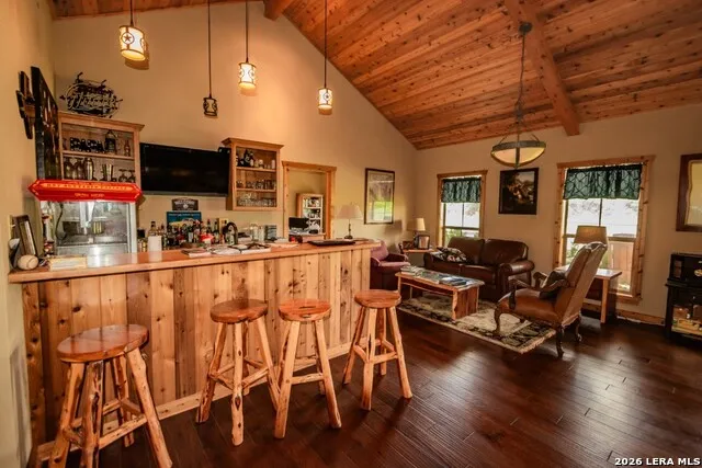 2657 West Sabinal Road Utopia, TX 78884