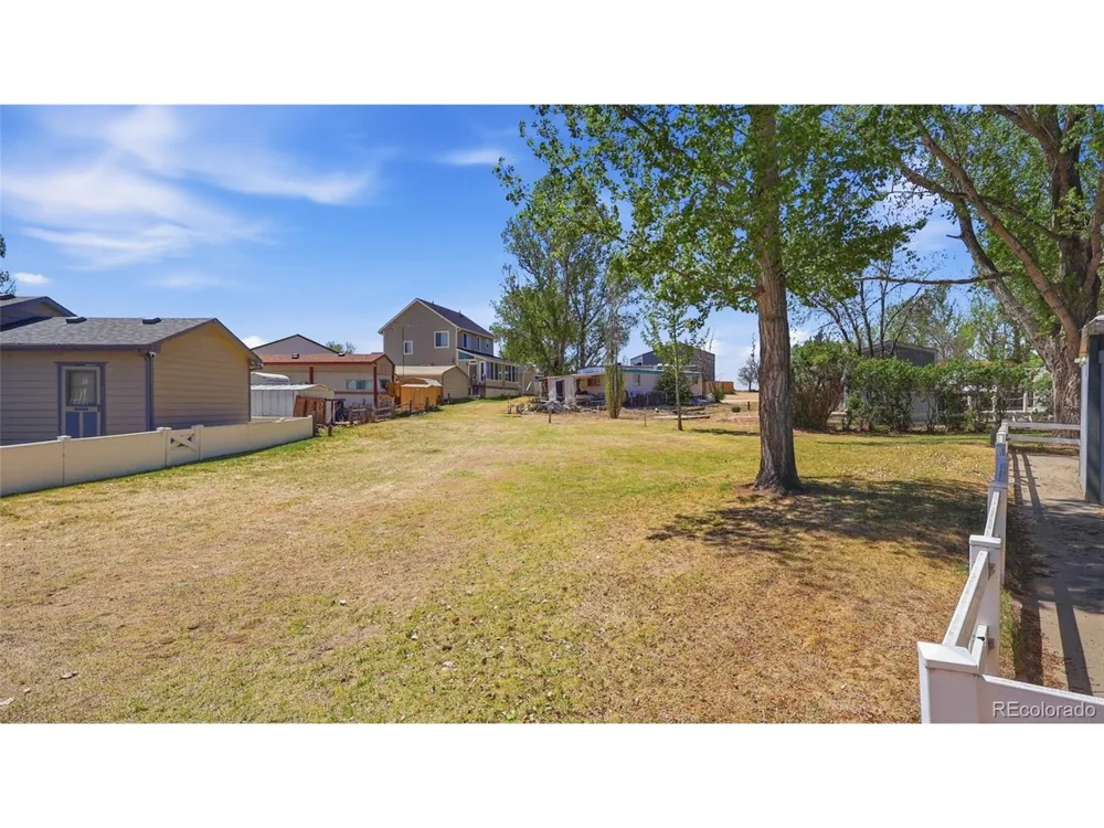 256 Navajo Road Weldona, CO 80653