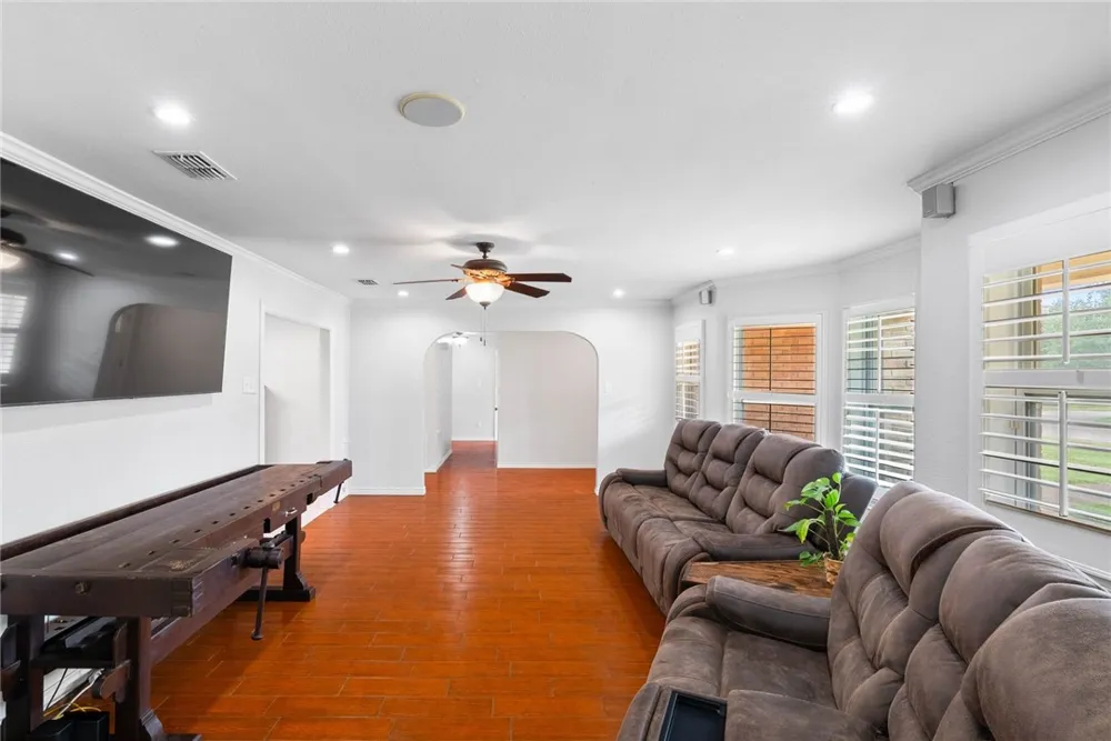 4662 County Road 2221 Odem, TX 78370