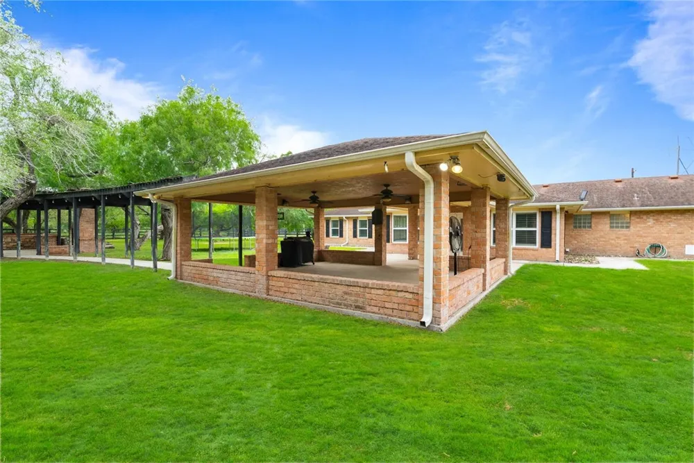 4662 County Road 2221 Odem, TX 78370