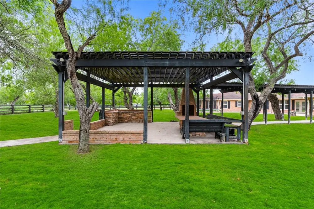 4662 County Road 2221 Odem, TX 78370