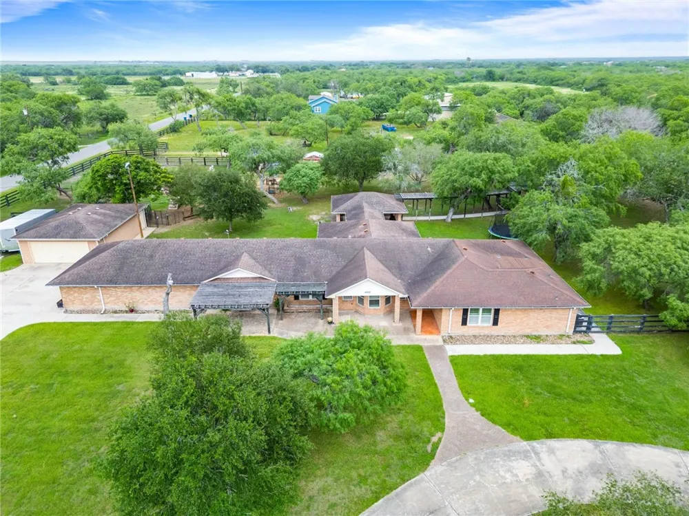 4662 County Road 2221 Odem, TX 78370
