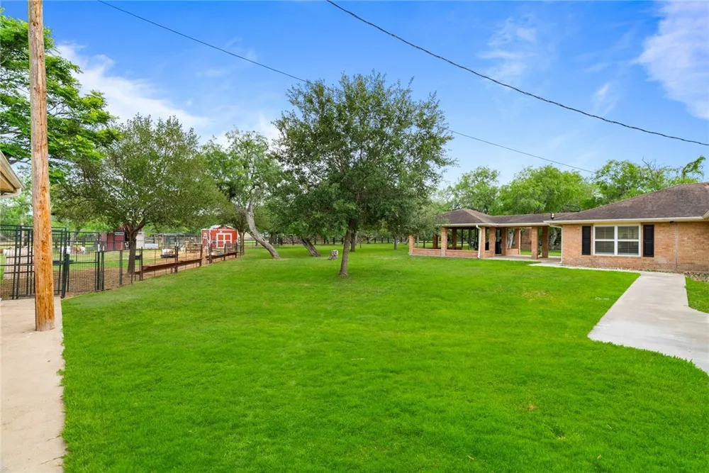 4662 County Road 2221 Odem, TX 78370